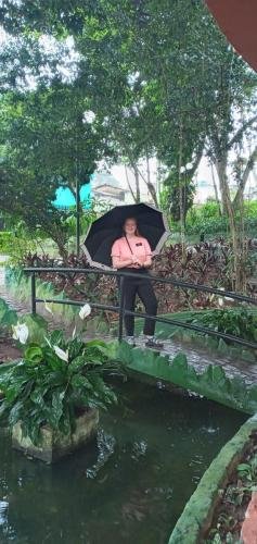 Alyssa on a bridge in the Parque Ruber Van Der Linden