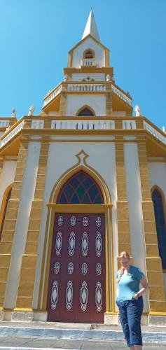 Alyssa in front of the Cathedral on the Hill