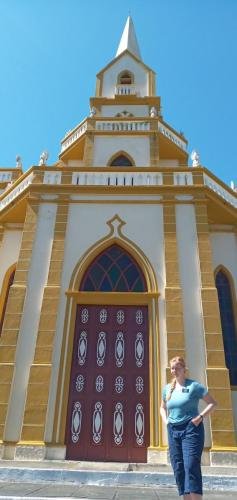 Alyssa in front of the Cathedral on the Hill
