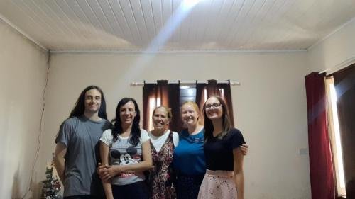 Alyssa and Sister Leopoldes say goodbye to Bom Conselho ward members
