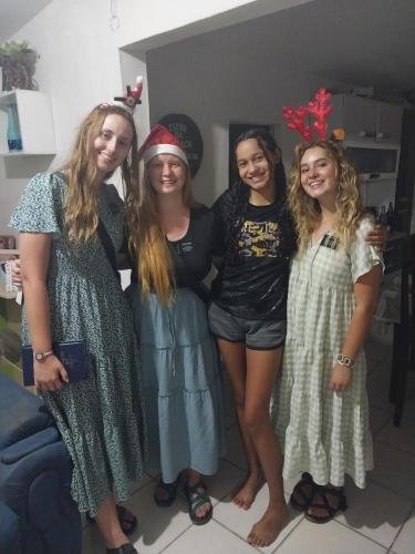 Alyssa and Sisters Fuller and Brewer with another sister