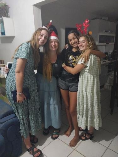 Alyssa and Sisters Fuller and Brewer with another sister