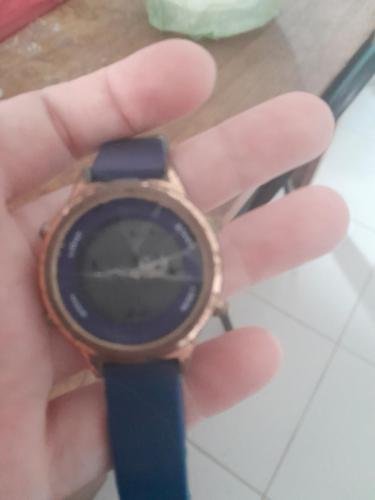 Alyssa's second broken watch during her mission