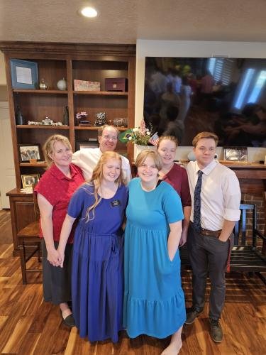 Family-Photo-at-Open-House-9