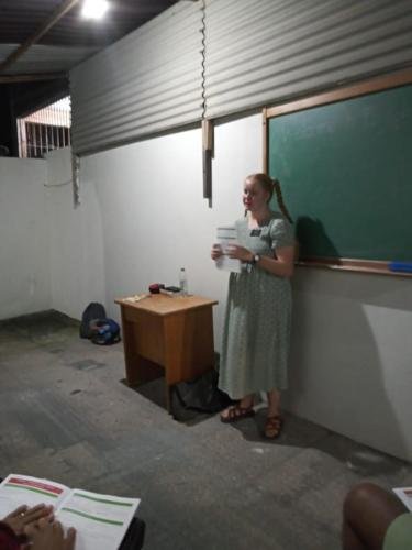 Alyssa teaching English class in Ipojuca