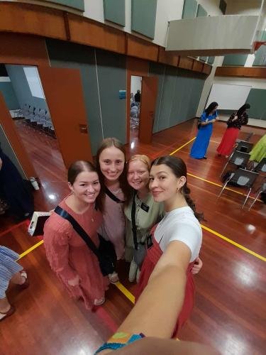 Alyssa and Sister Fuller with their roommates in a selfie